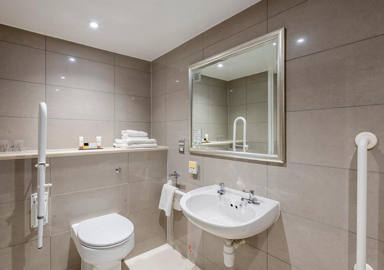 Family Room (2 Adults + 2 Children),1578366380:JPEG